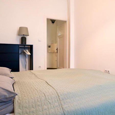 Contemporary City Apartment Vaci Utca Budapest Ngoại thất bức ảnh