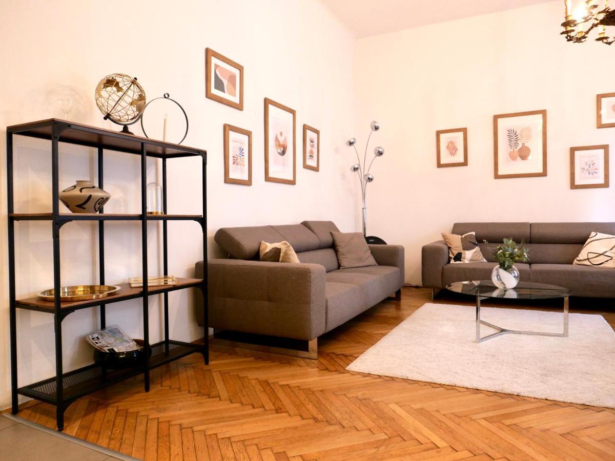 Contemporary City Apartment Vaci Utca Budapest Ngoại thất bức ảnh