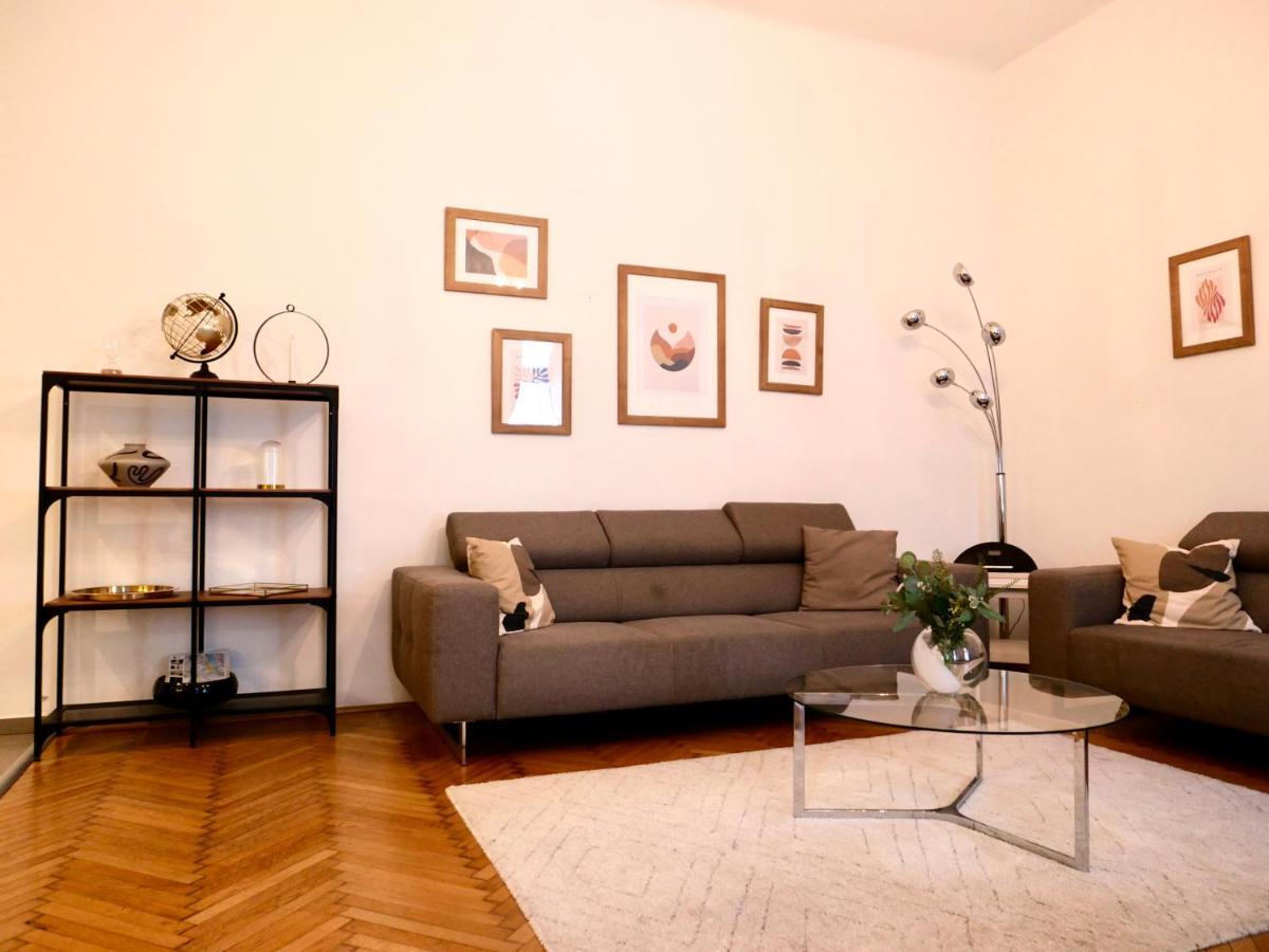 Contemporary City Apartment Vaci Utca Budapest Ngoại thất bức ảnh