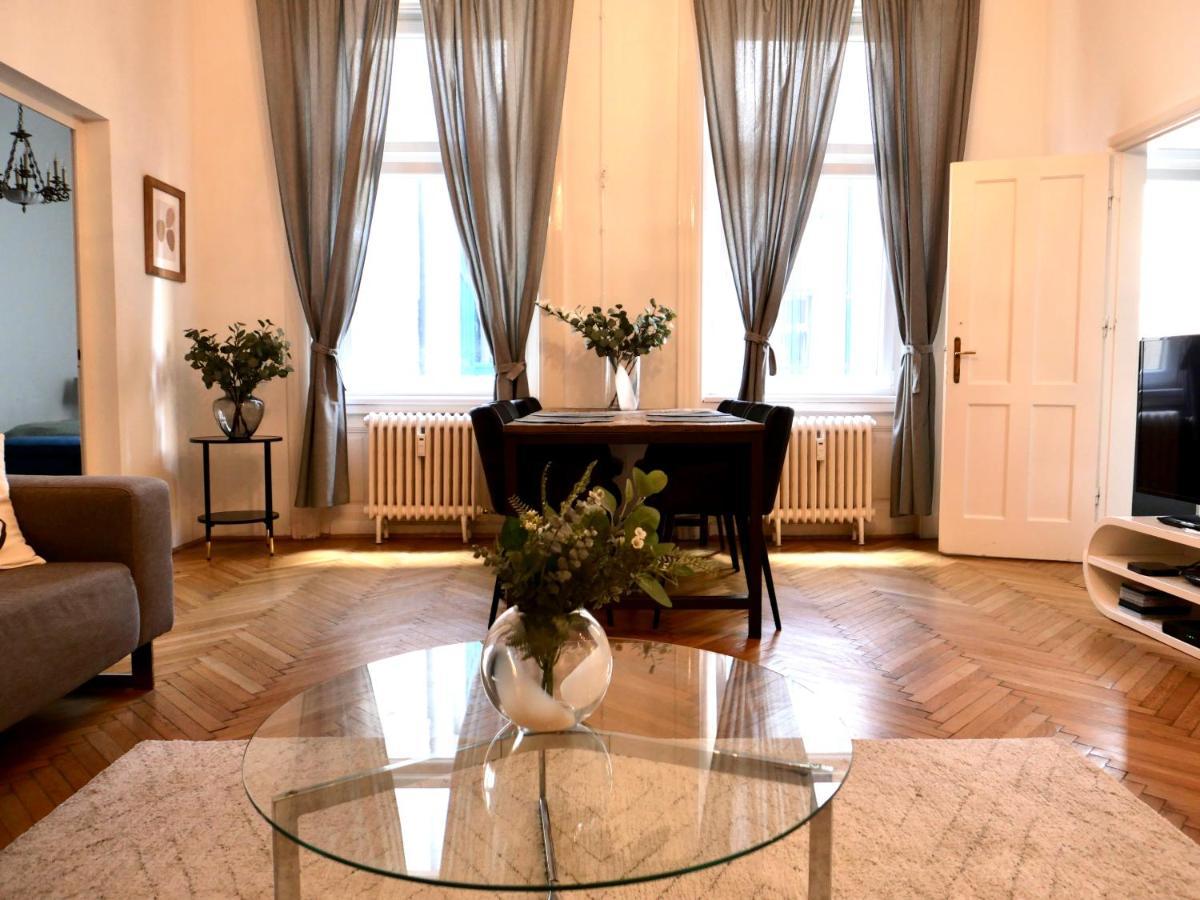 Contemporary City Apartment Vaci Utca Budapest Ngoại thất bức ảnh