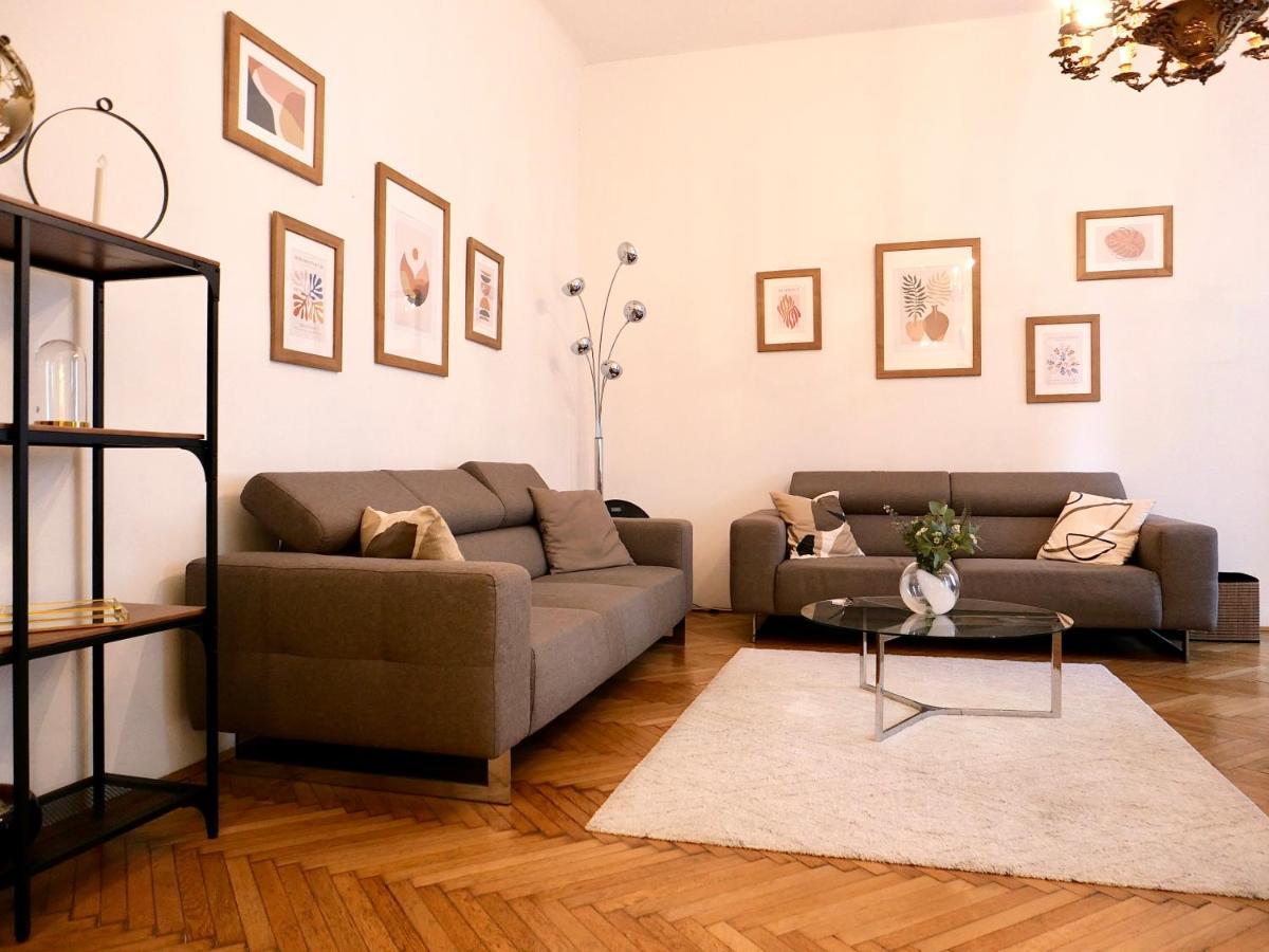 Contemporary City Apartment Vaci Utca Budapest Ngoại thất bức ảnh