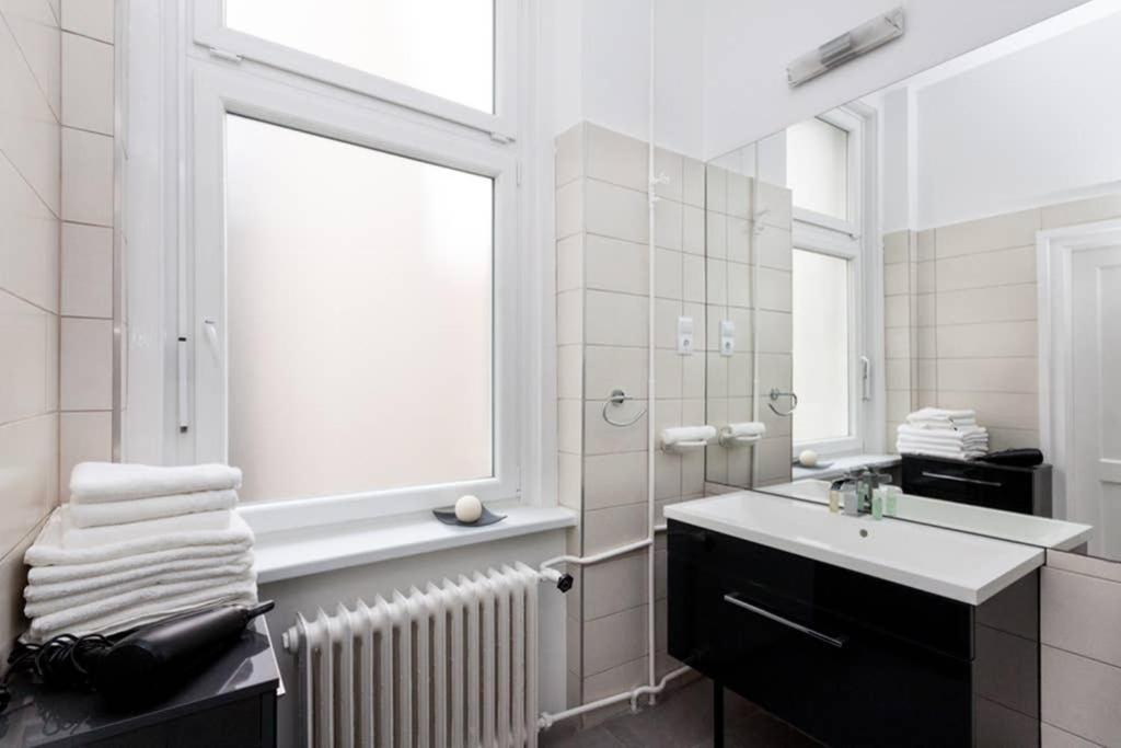 Contemporary City Apartment Vaci Utca Budapest Ngoại thất bức ảnh